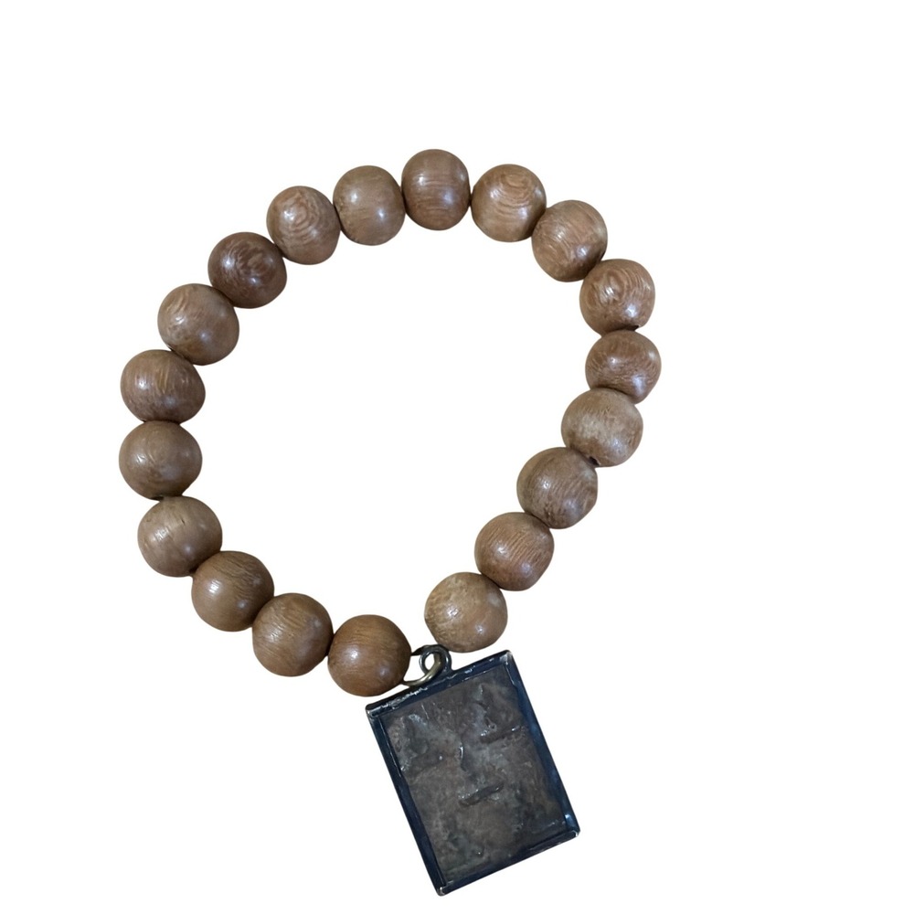 Natural Wood Bead Stretch Bracelet Embossed Metal‎ Amulet Pendant Brown